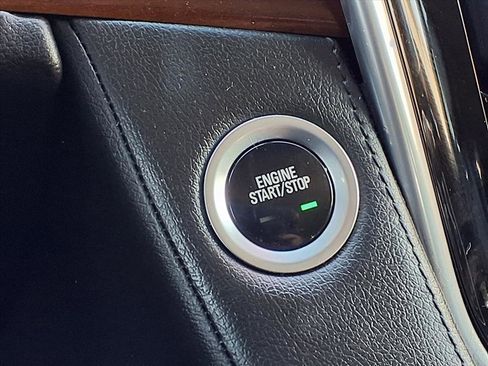 Used 2020 Cadillac Escalade 2WD image 19