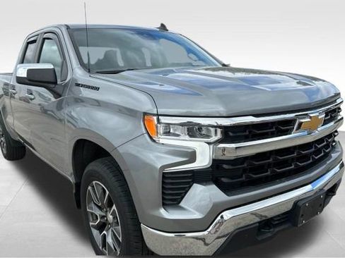 Used 2023 Chevrolet Silverado 1500 LT w/ Protection Package AWD/4WD image 2