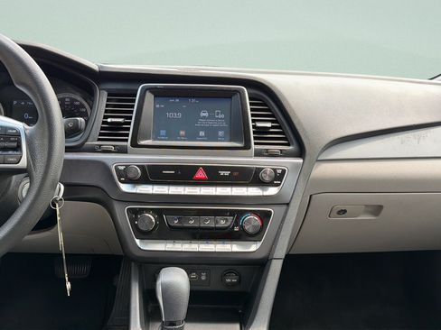 Used 2019 Hyundai Sonata SE FWD image 13