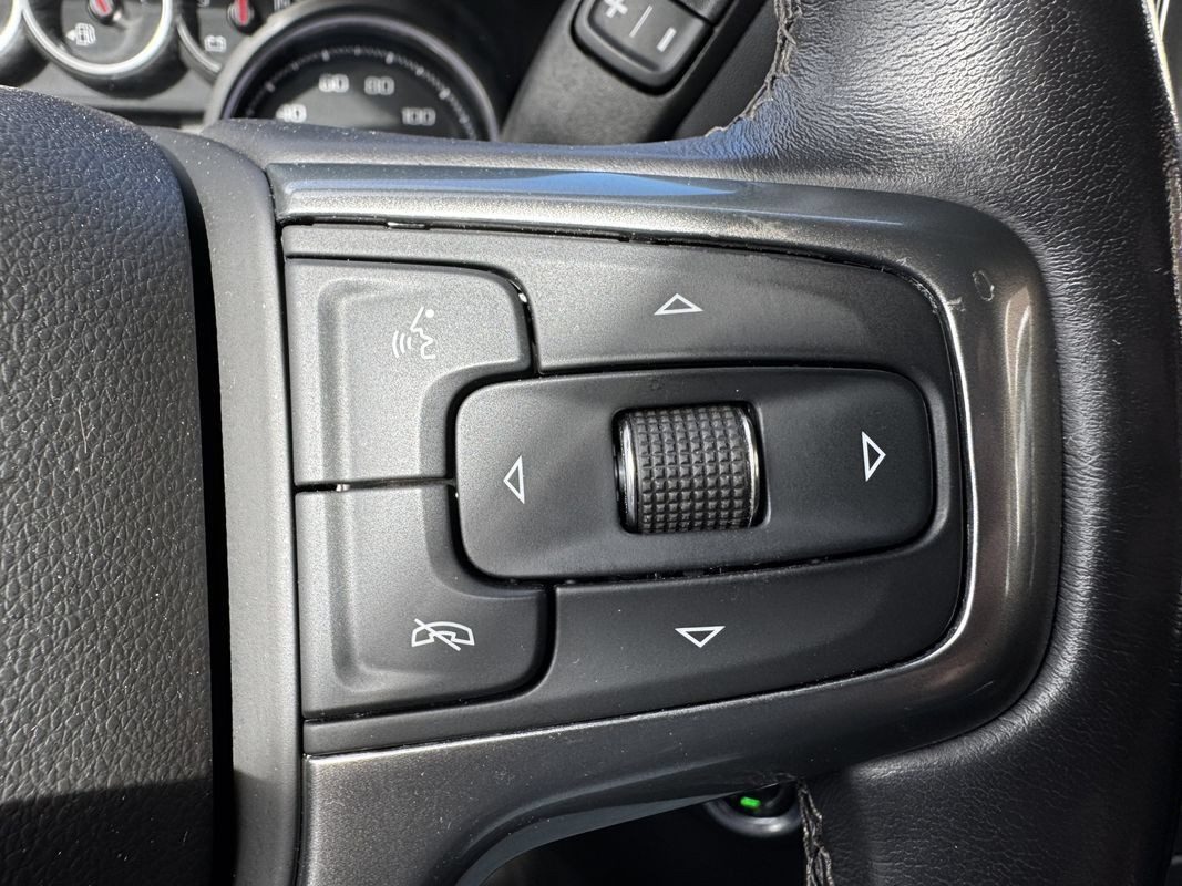 Used 2021 Chevrolet Silverado 1500 LTZ AWD/4WD image 15