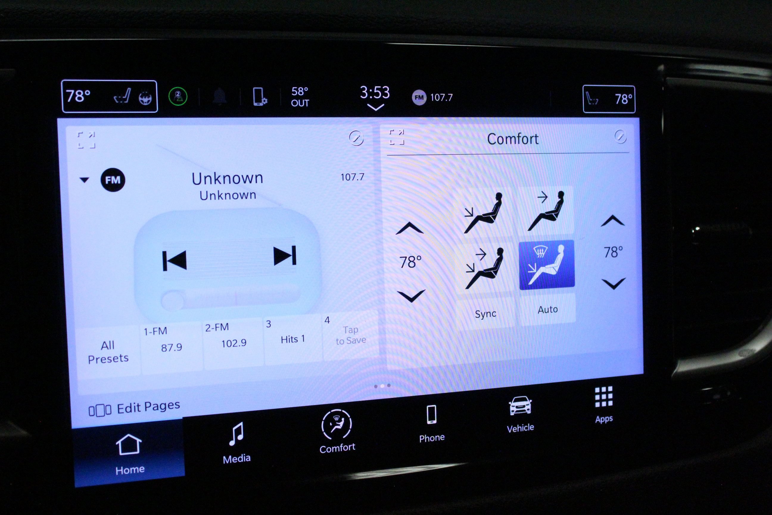 Used 2023 Chrysler Pacifica Touring-L FWD image 25