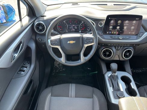 Used 2025 Chevrolet Blazer LT image 36