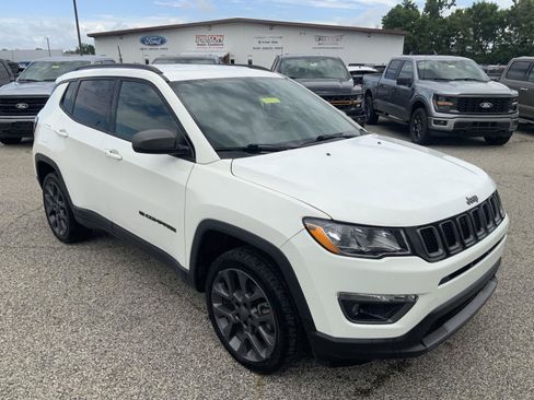 Used 2021 Jeep Compass Latitude AWD/4WD image 2