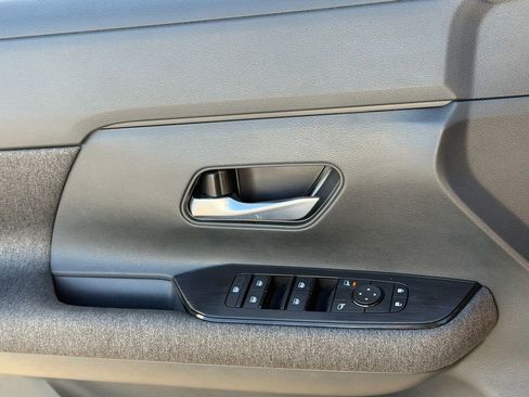 Certified 2025 Nissan Kicks SV AWD/4WD image 26