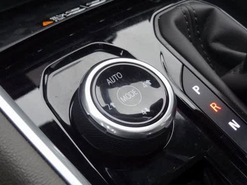 Used 2026 Chevrolet Colorado ZR2 w/ Technology Package image 37