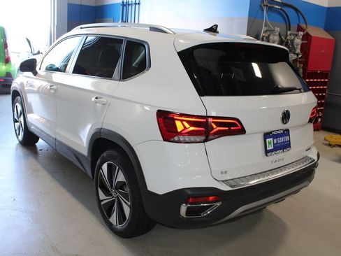 Used 2024 Volkswagen Taos SE w/ Panoramic Sunroof Package AWD/4WD image 25