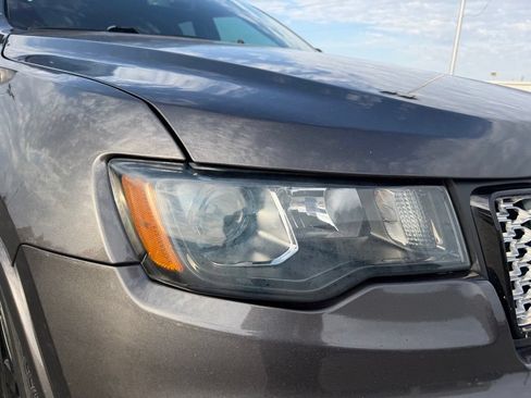 Used 2019 Jeep Grand Cherokee Altitude AWD/4WD image 6