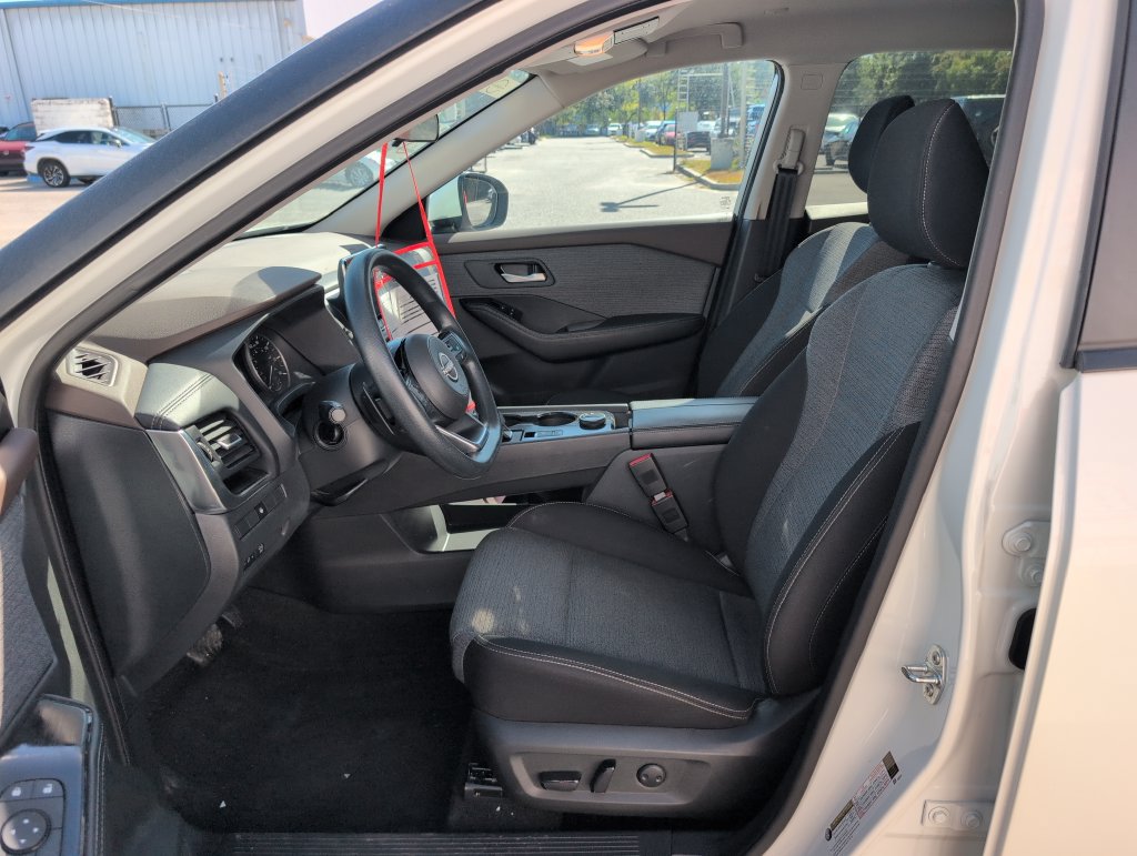 Used 2023 Nissan Rogue SV AWD/4WD image 10