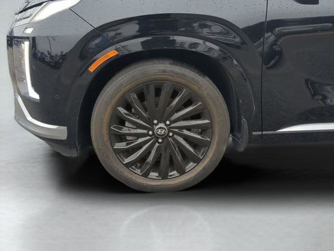 Used 2023 Hyundai Palisade Calligraphy image 11