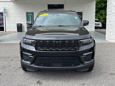 Used 2023 Jeep Grand Cherokee Limited w/ Luxury Tech Group II RWD image 22