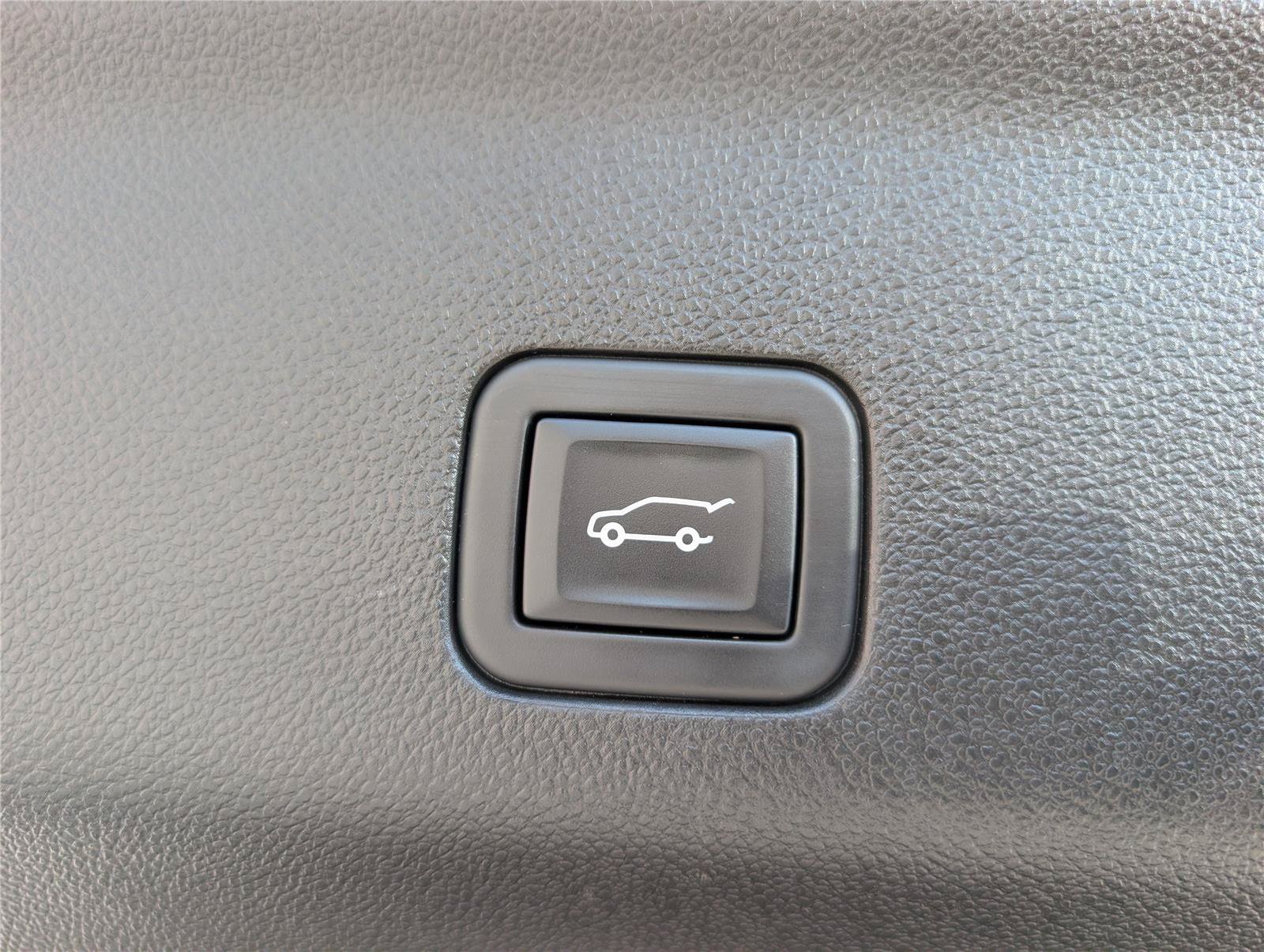 Used 2024 Chevrolet Tahoe LT AWD/4WD image 15