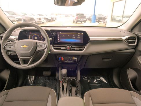 Used 2025 Chevrolet TrailBlazer LT image 32