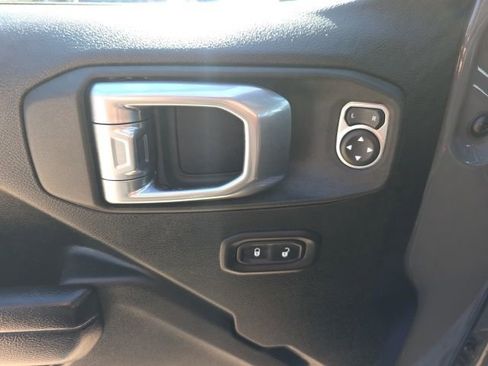 Used 2021 Jeep Wrangler Unlimited Sport AWD/4WD image 12