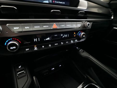 Used 2025 Kia Telluride S image 22