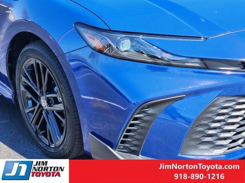 Used 2025 Toyota Camry SE w/ Multimedia Upgrade Package image 9