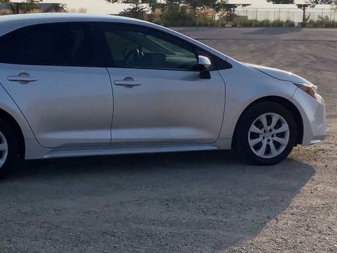 Used 2022 Toyota Corolla LE image 9
