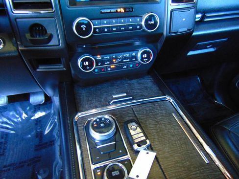 Used 2018 Ford Expedition Max Limited w/ Equipment Group 302A image 29