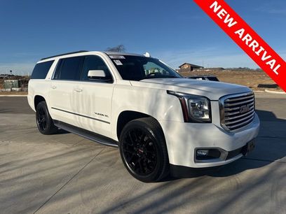 Used 2017 GMC Yukon XL SLT w/ Premium Edition
