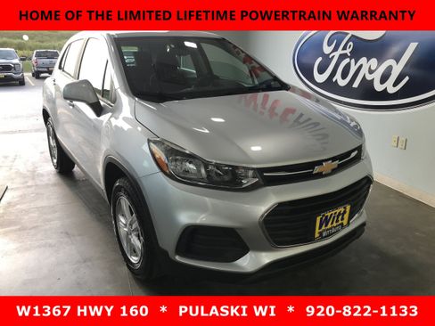 Used 2017 Chevrolet Trax LS AWD/4WD image 2