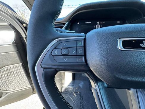 New 2025 Jeep Grand Cherokee Altitude AWD/4WD image 22