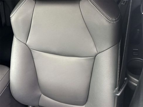 Certified 2023 Toyota Corolla Cross XLE image 28