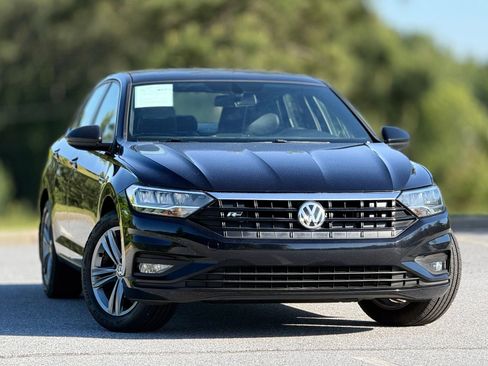Used 2019 Volkswagen Jetta R-Line FWD image 4