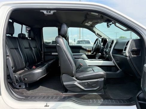 Used 2019 Ford F150 Lariat w/ Equipment Group 502A Luxury AWD/4WD image 13