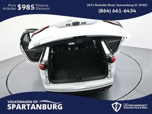 Used 2023 Chevrolet Traverse Premier image 39