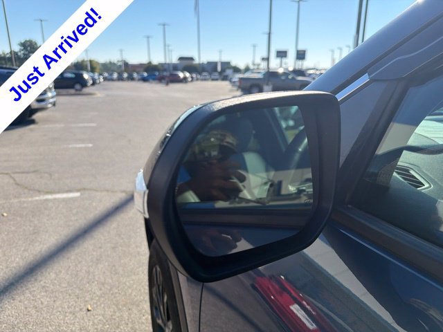 Used 2025 Chevrolet Traverse LT w/ Sun and Wheel Package FWD image 13