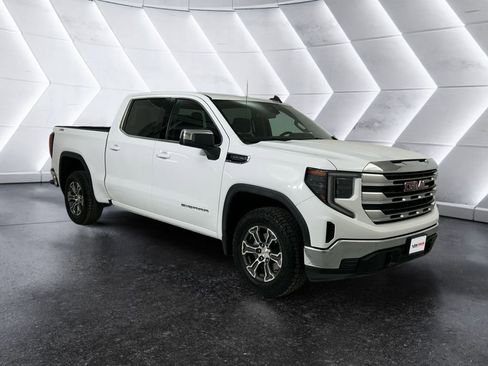 Used 2023 GMC Sierra 1500 SLE image 1