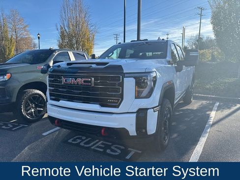 Used 2025 GMC Sierra 2500 AT4 w/ AT4 Premium Plus Package image 17