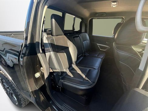 Used 2017 Nissan Titan PRO-4X image 25