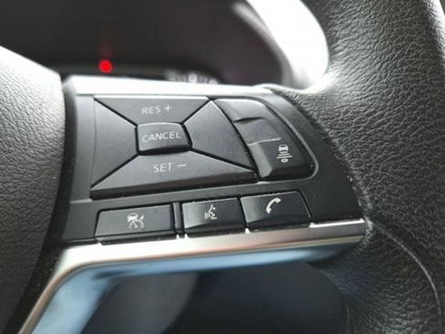 Used 2023 Nissan Sentra SV FWD image 17
