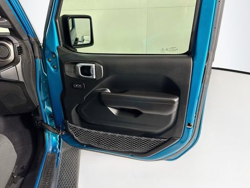 Used 2019 Jeep Wrangler Sport AWD/4WD image 25