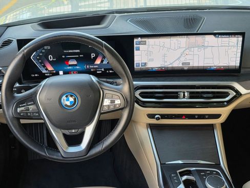 Used 2023 BMW i4 eDrive35 w/ Premium Package RWD image 15