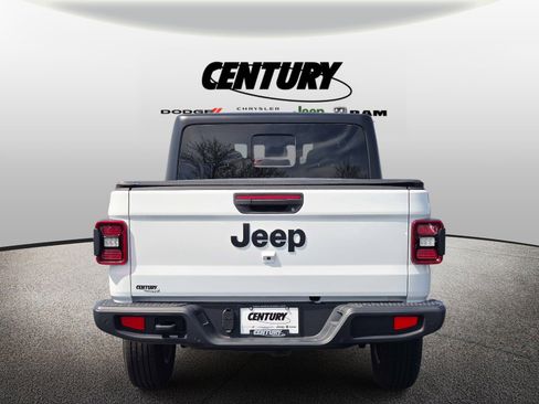 Used 2024 Jeep Gladiator Sport AWD/4WD image 5