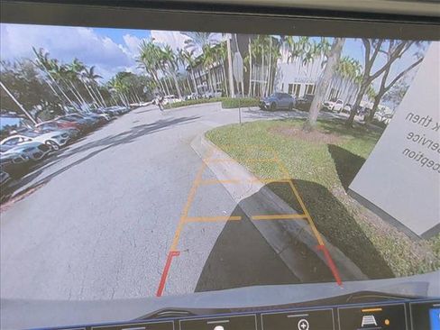 Used 2022 Buick Enclave Avenir w/ Avenir Technology Package image 13