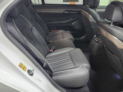 Used 2021 Genesis G90 3.3T Premium image 22