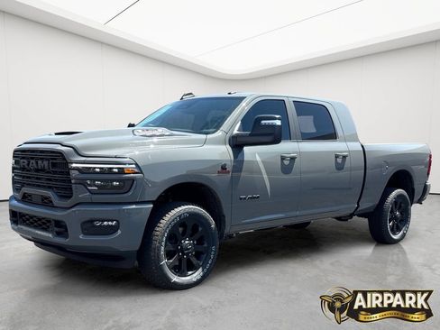 New 2026 RAM 2500 Laramie w/ Night Edition AWD/4WD image 8