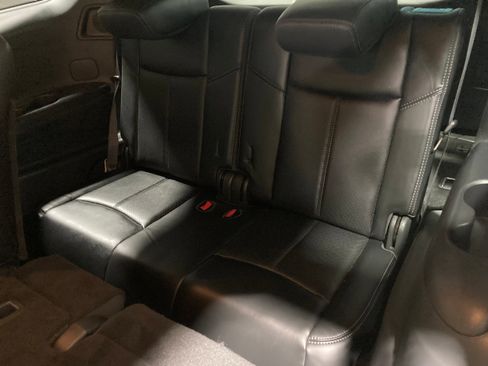 Used 2017 Nissan Pathfinder Platinum image 18