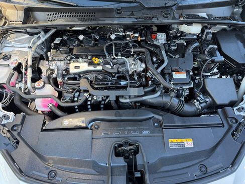 Used 2023 Toyota Prius XLE FWD image 34