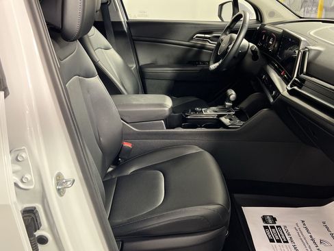 Used 2024 Kia Sportage EX FWD image 23