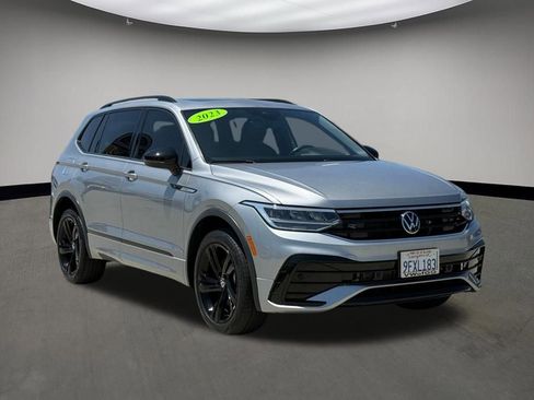 Used 2023 Volkswagen Tiguan SE R-Line FWD image 1