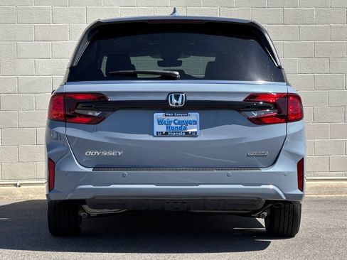 New 2026 Honda Odyssey Touring image 5