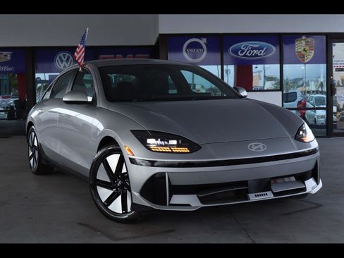 Used 2023 Hyundai Ioniq 6 SE image 1