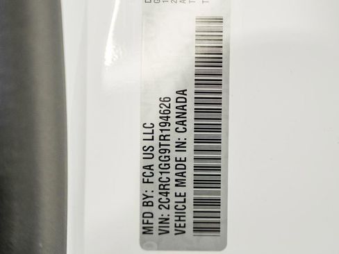 New 2026 Chrysler Pacifica Limited w/ Uconnect Theater Family Group image 40