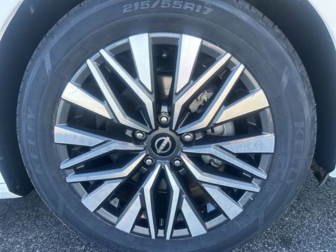 Used 2025 Nissan Altima 2.5 SV image 29