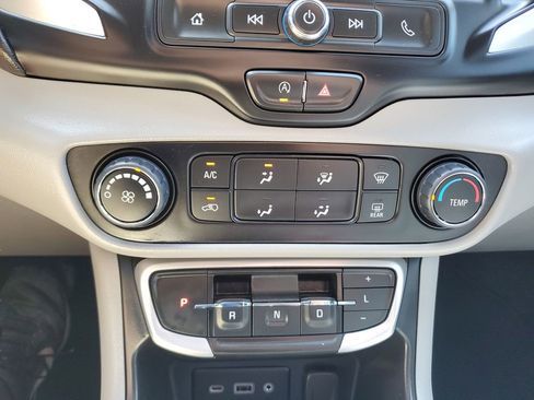 Used 2024 GMC Terrain SLE image 23