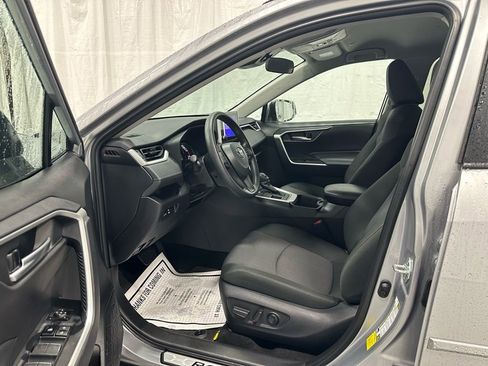 Used 2025 Toyota RAV4 XLE image 10