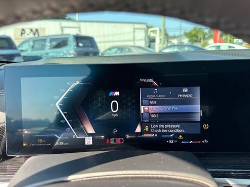 Used 2025 BMW X6 xDrive40i w/ Parking Assistance Package AWD/4WD image 19